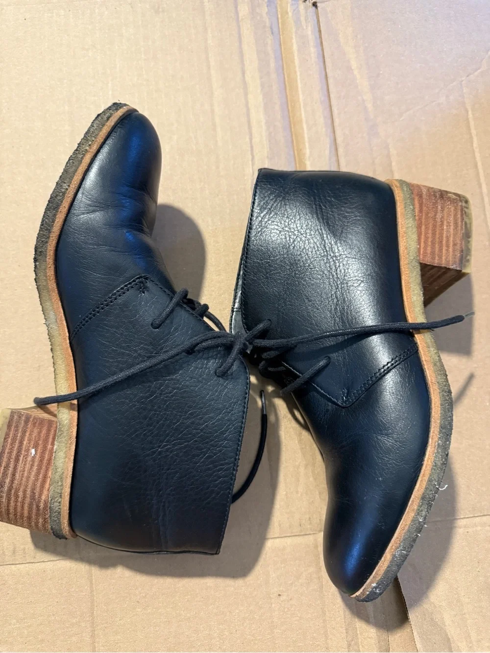 Clarks Black leather ankle booties boots heels. Size 7.5.